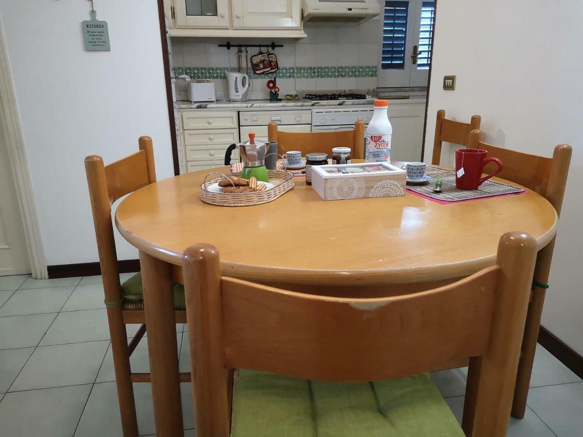テルミニ・イメレーゼ A Casa Di Zaraヴィラ エクステリア 写真